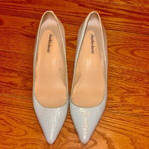 Charles David Pale Gray Croc-Embossed Pointed Pumps